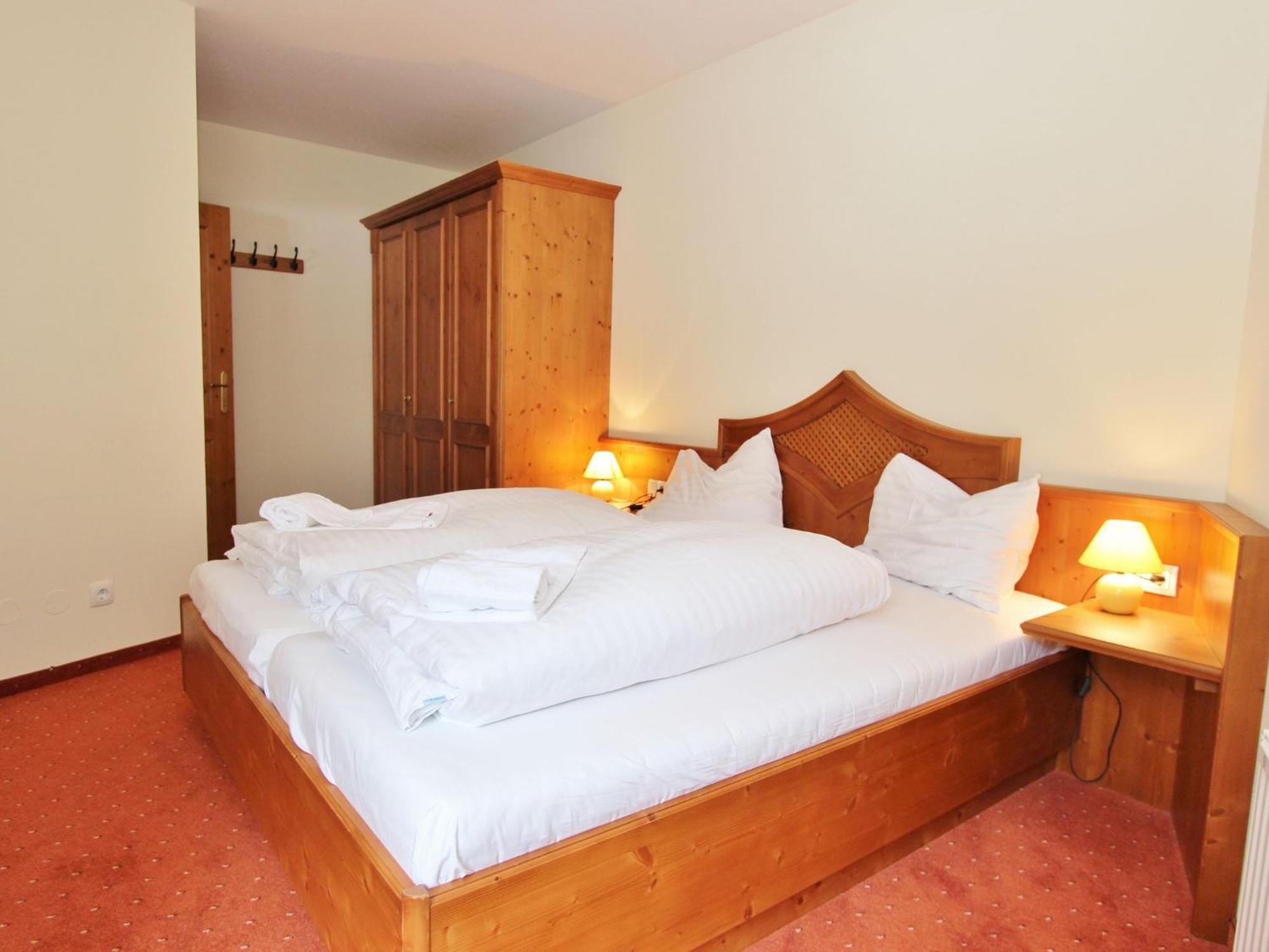 Large Chalet Apartment In Saalbach Hinterglemm Ngoại thất bức ảnh
