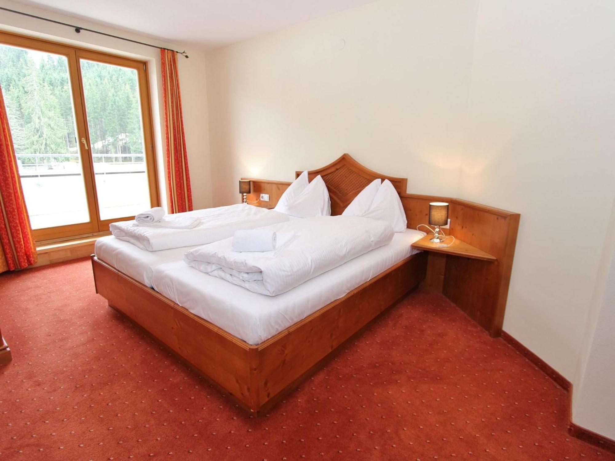 Large Chalet Apartment In Saalbach Hinterglemm Ngoại thất bức ảnh