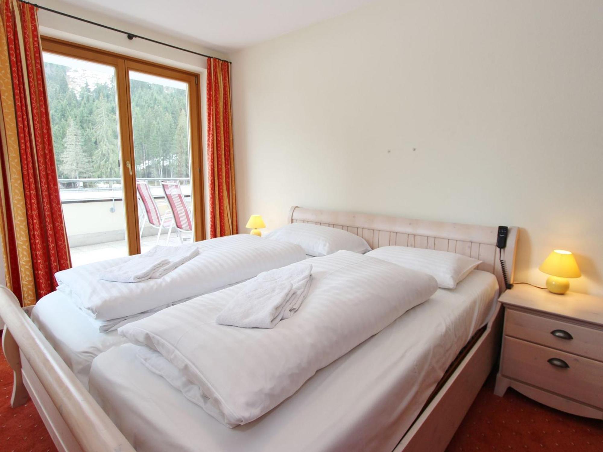 Large Chalet Apartment In Saalbach Hinterglemm Ngoại thất bức ảnh
