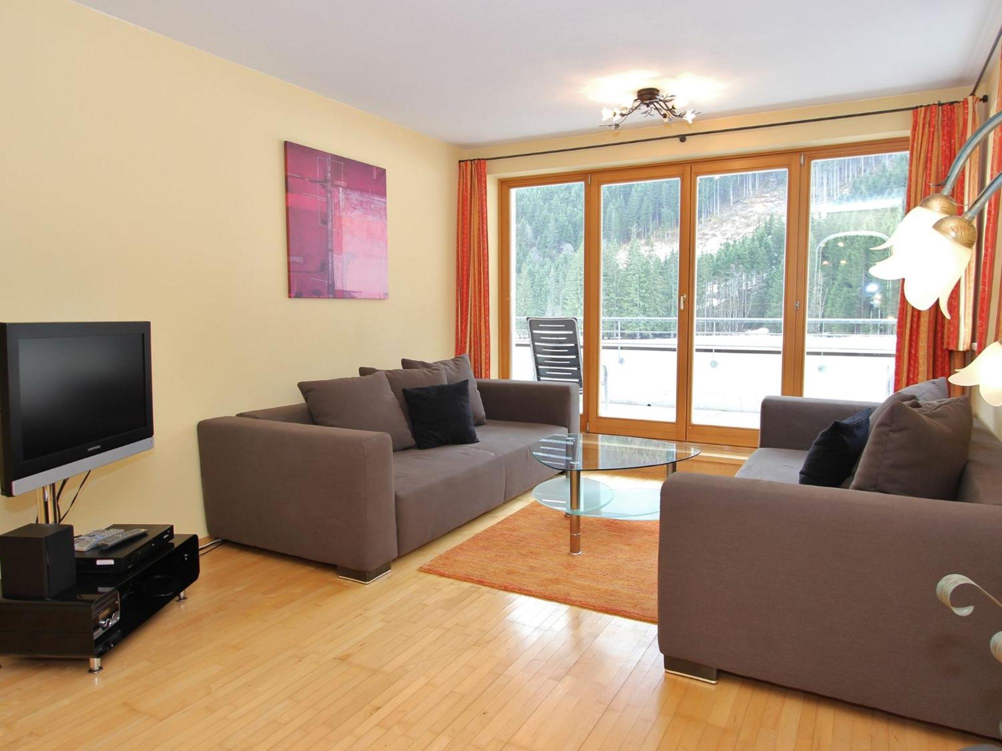 Large Chalet Apartment In Saalbach Hinterglemm Ngoại thất bức ảnh