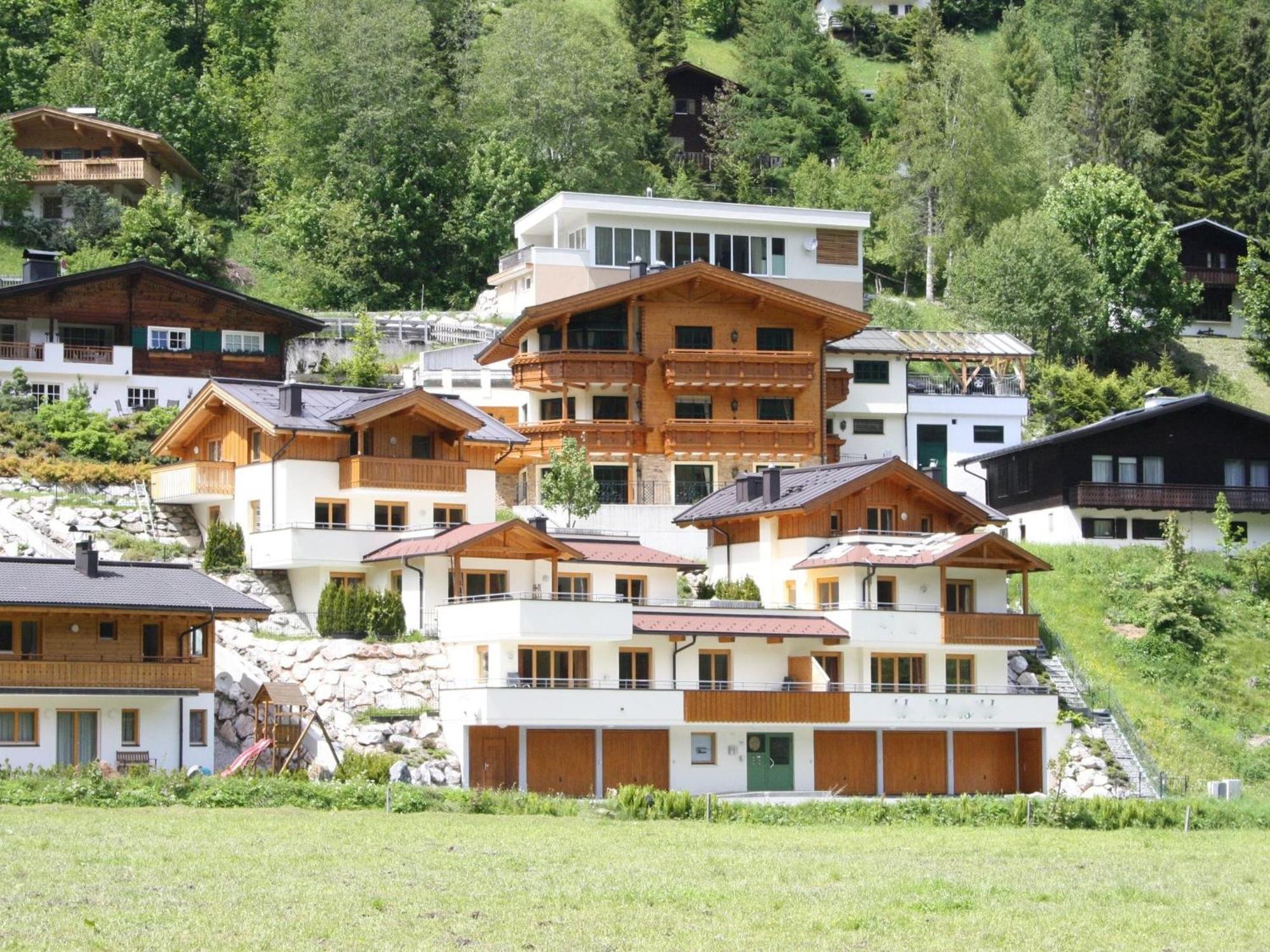 Large Chalet Apartment In Saalbach Hinterglemm Ngoại thất bức ảnh